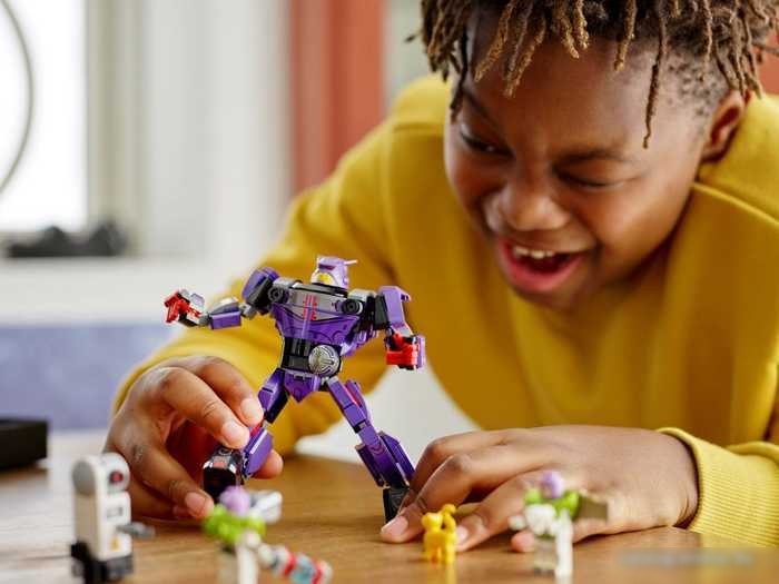 Конструктор LEGO Disney 76831 Битва с Зургом