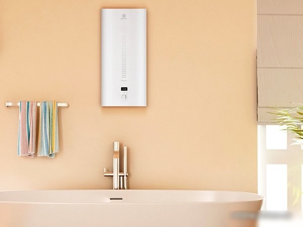 Накопительный электрический водонагреватель Electrolux EWH 50 Centurio IQ 2.0