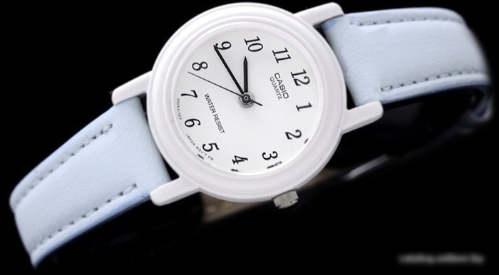 Наручные часы Casio LQ-139L-2B
