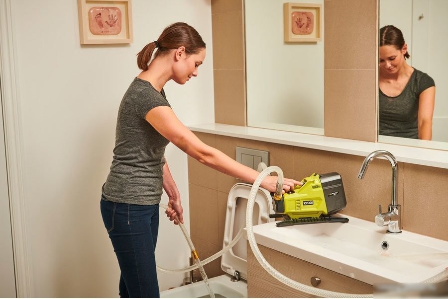 Самовсасывающий насос Ryobi One+ R18TP-0 (без АКБ)