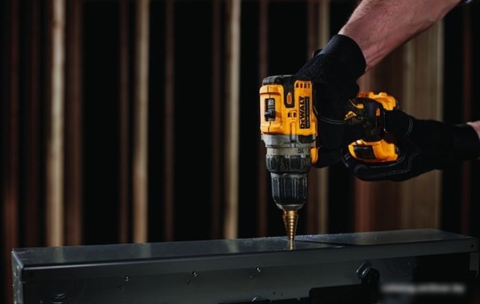 Дрель-шуруповерт DeWalt DCD701N-XJ (без АКБ)