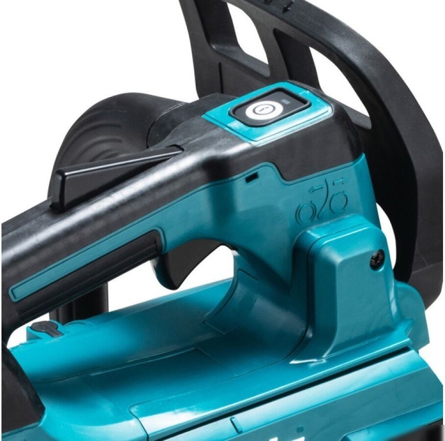 Аккумуляторная пила Makita UC004GM101 (с 1-им АКБ)
