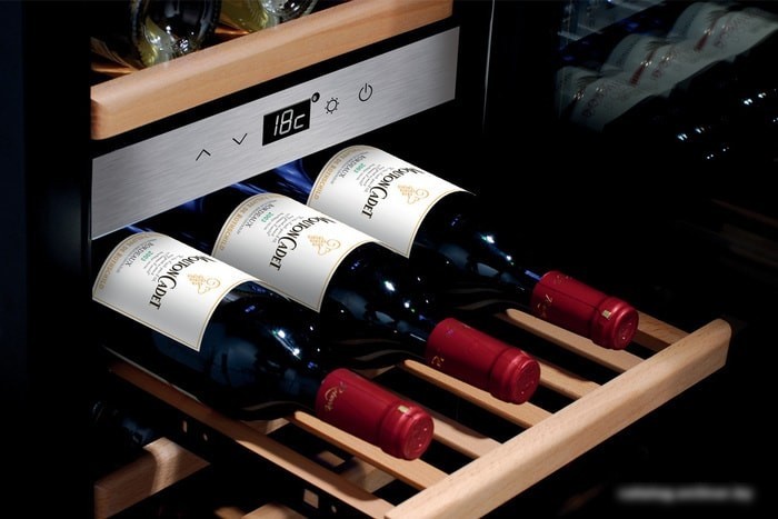 Винный шкаф CASO WineComfort 24