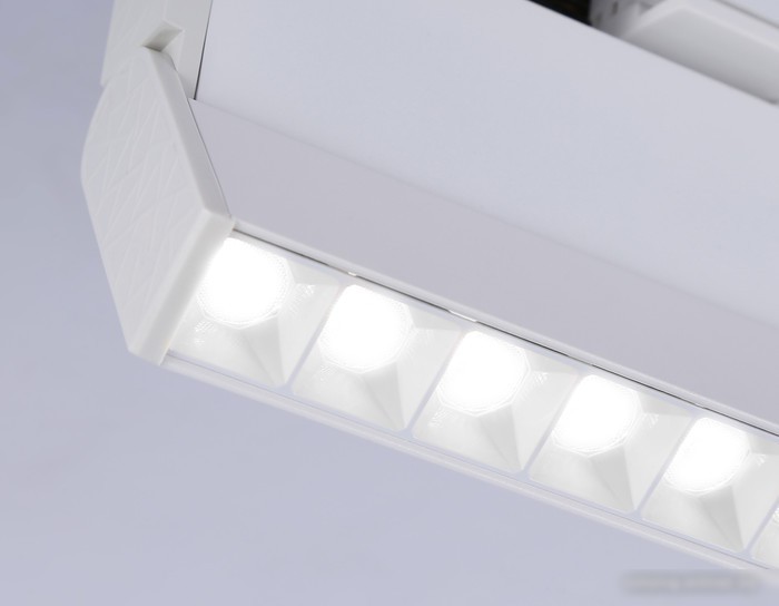 Трековый светильник Ambrella GL6815 WH (белый)