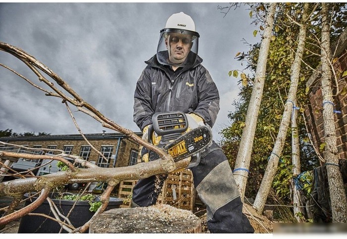 Аккумуляторная пила DeWalt DCM565N-XJ (без АКБ)