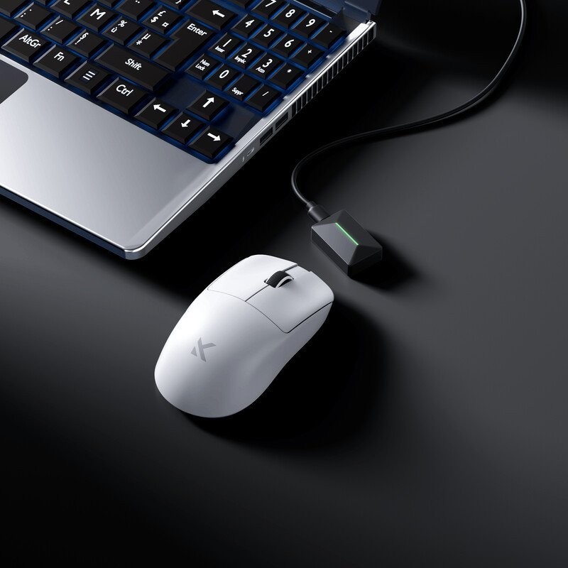 Игровая мышь MCHOSE L7 Pro Ultra-Lightweight Wireless (белый)