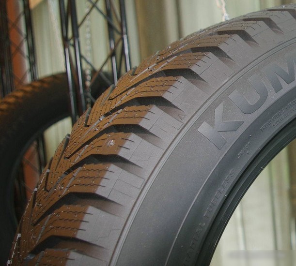 Автомобильные шины Kumho WinterCraft ice Wi31 215/65R15 96T
