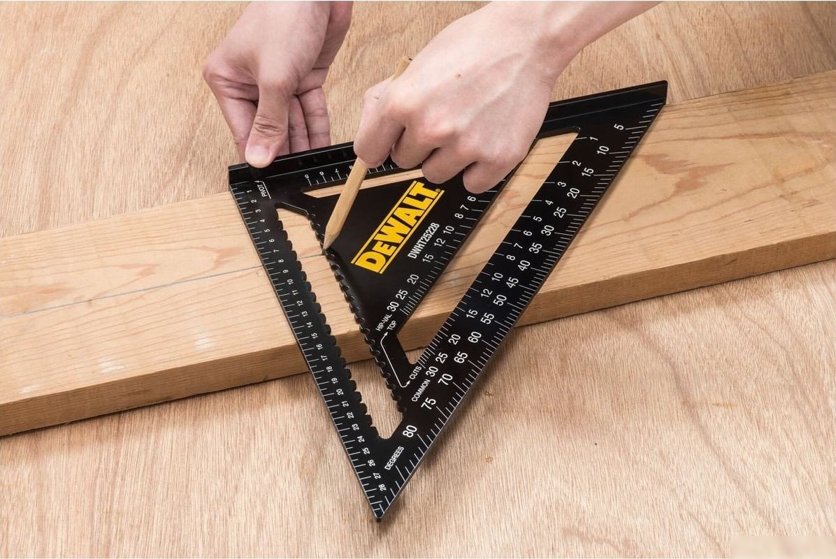 Угольник DeWalt DWHT25228-0