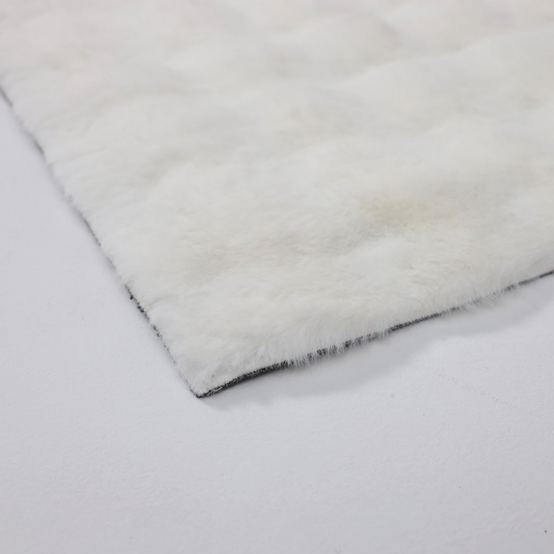 Ковер для жилой комнаты AksHome Buble Faux Fur (60x110, белый)