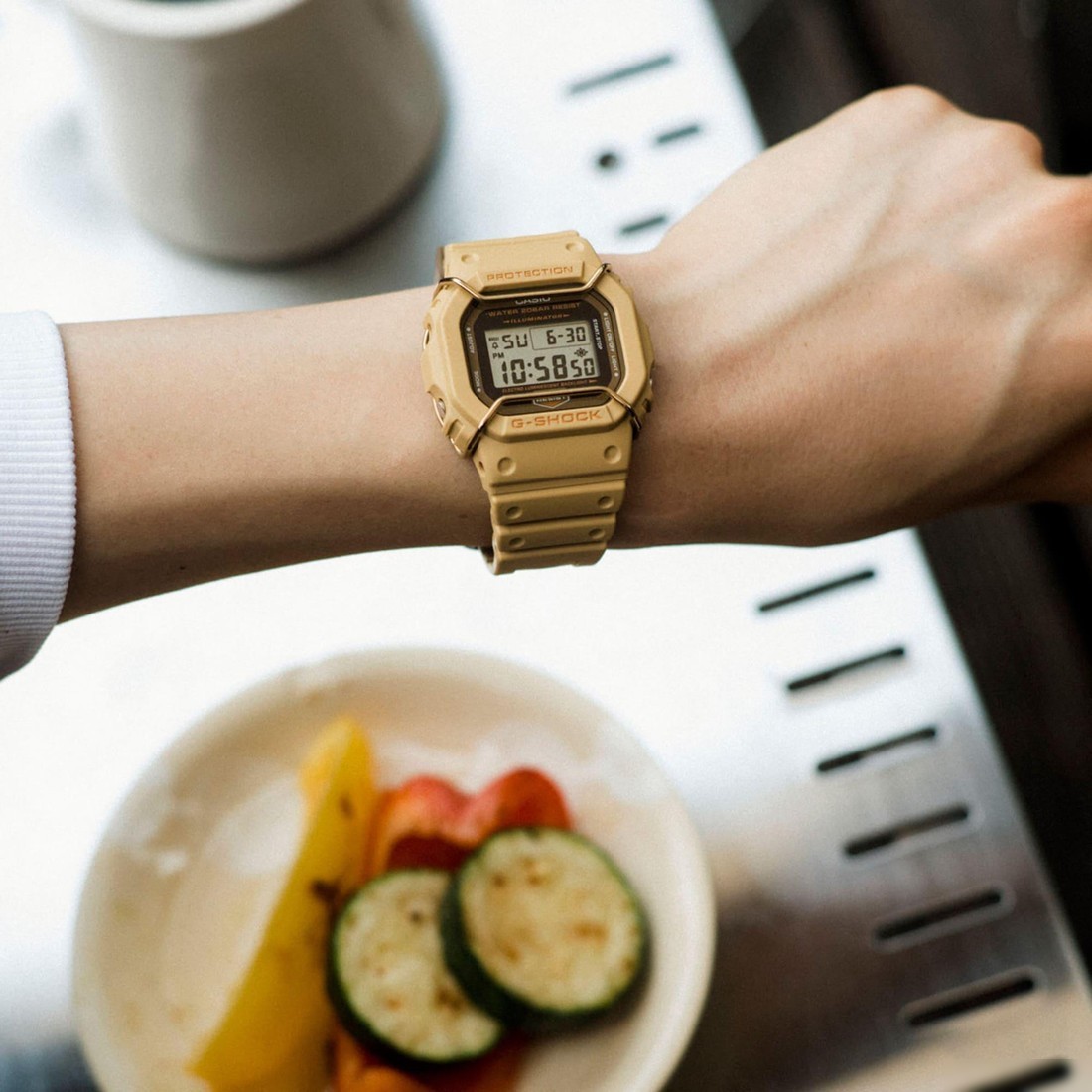 Наручные часы Casio DW-5600PT-5E