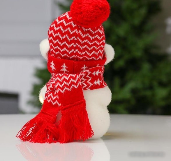 Мягкая игрушка Luazon Медведь в красной шапочке и шарфе 4843986