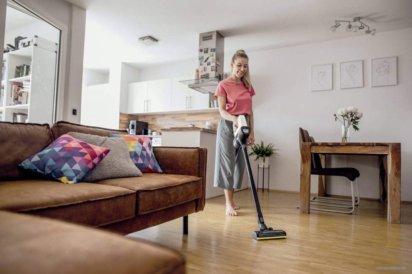 Пылесос Karcher VC 4 Cordless myHome Pet 1.198-633.0