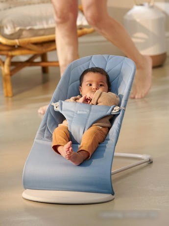 Шезлонг BabyBjorn Bliss Cotton Petal Quilt (голубой)