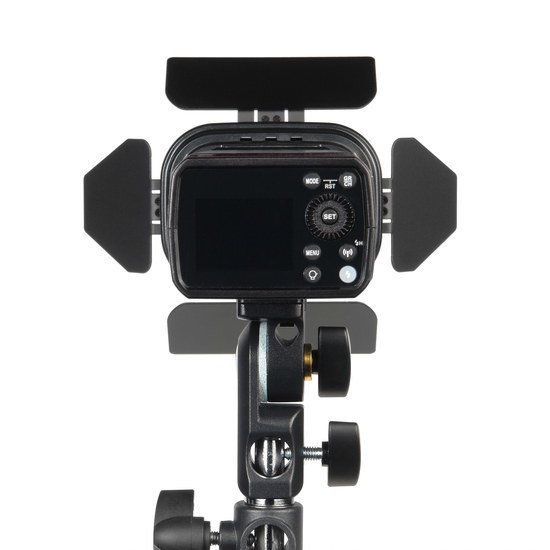 Вспышка Godox Witstro AD200Pro (со шторками BD-07)