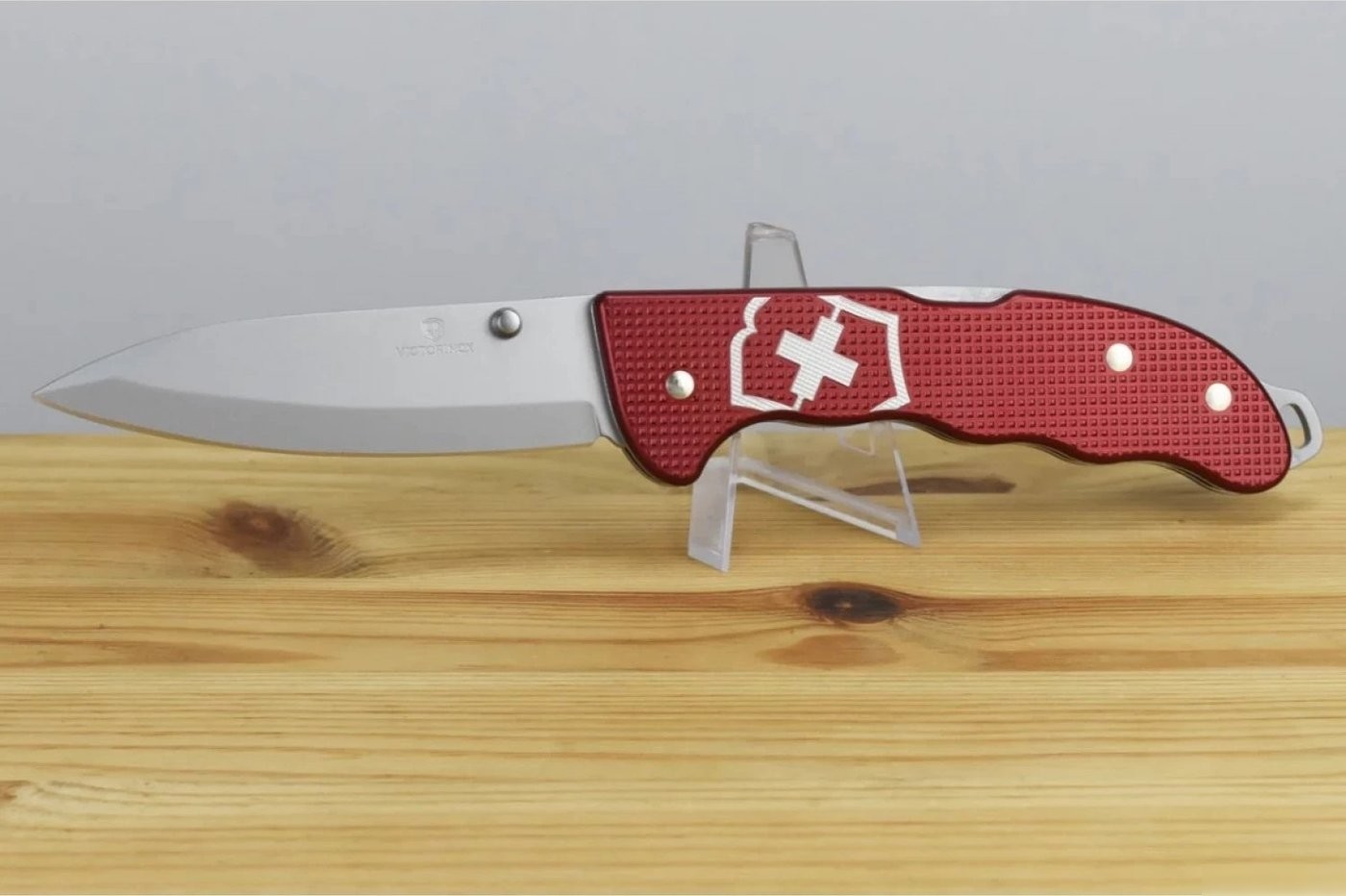 Складной нож Victorinox Evoke Alox 0.9415.D20 (красный)